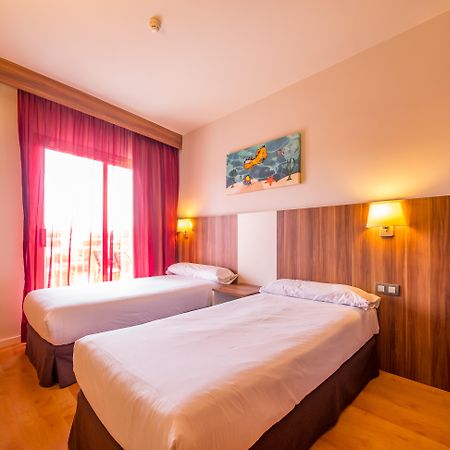 Golden Avenida Family Suites 4* Salou Exterior photo