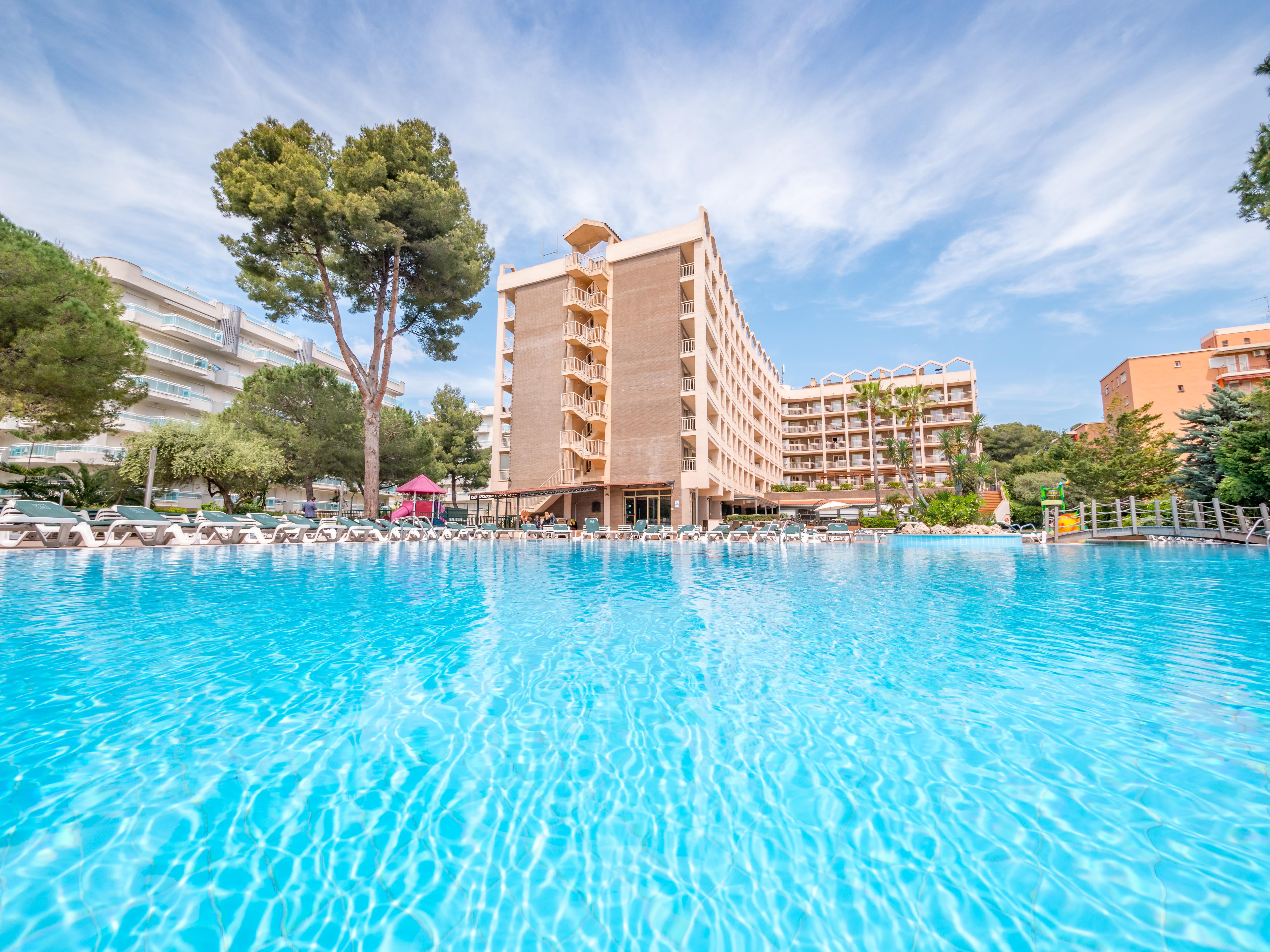 Golden Avenida Family Suites 4* Salou Exterior photo