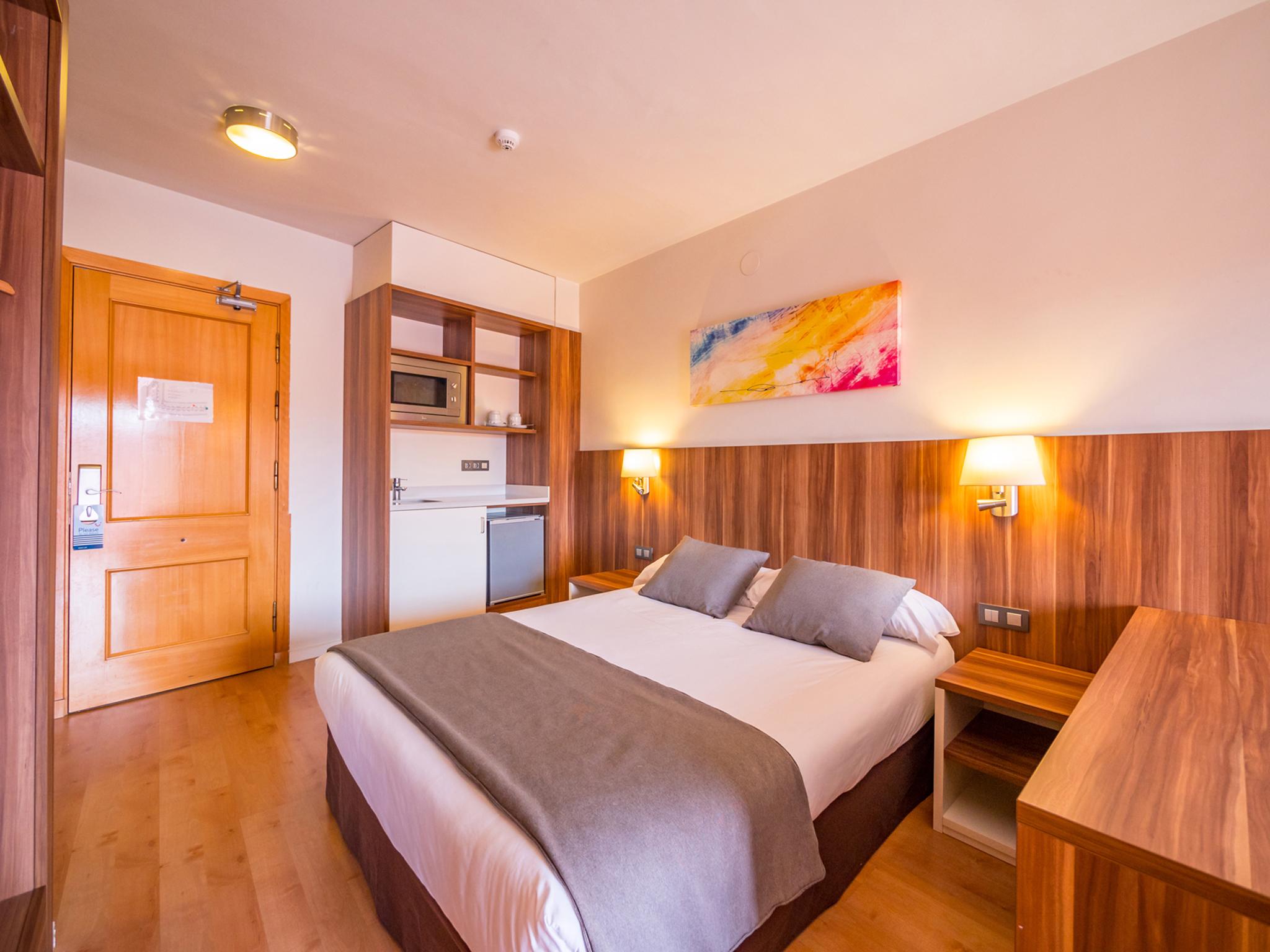 Golden Avenida Family Suites 4* Salou Exterior photo
