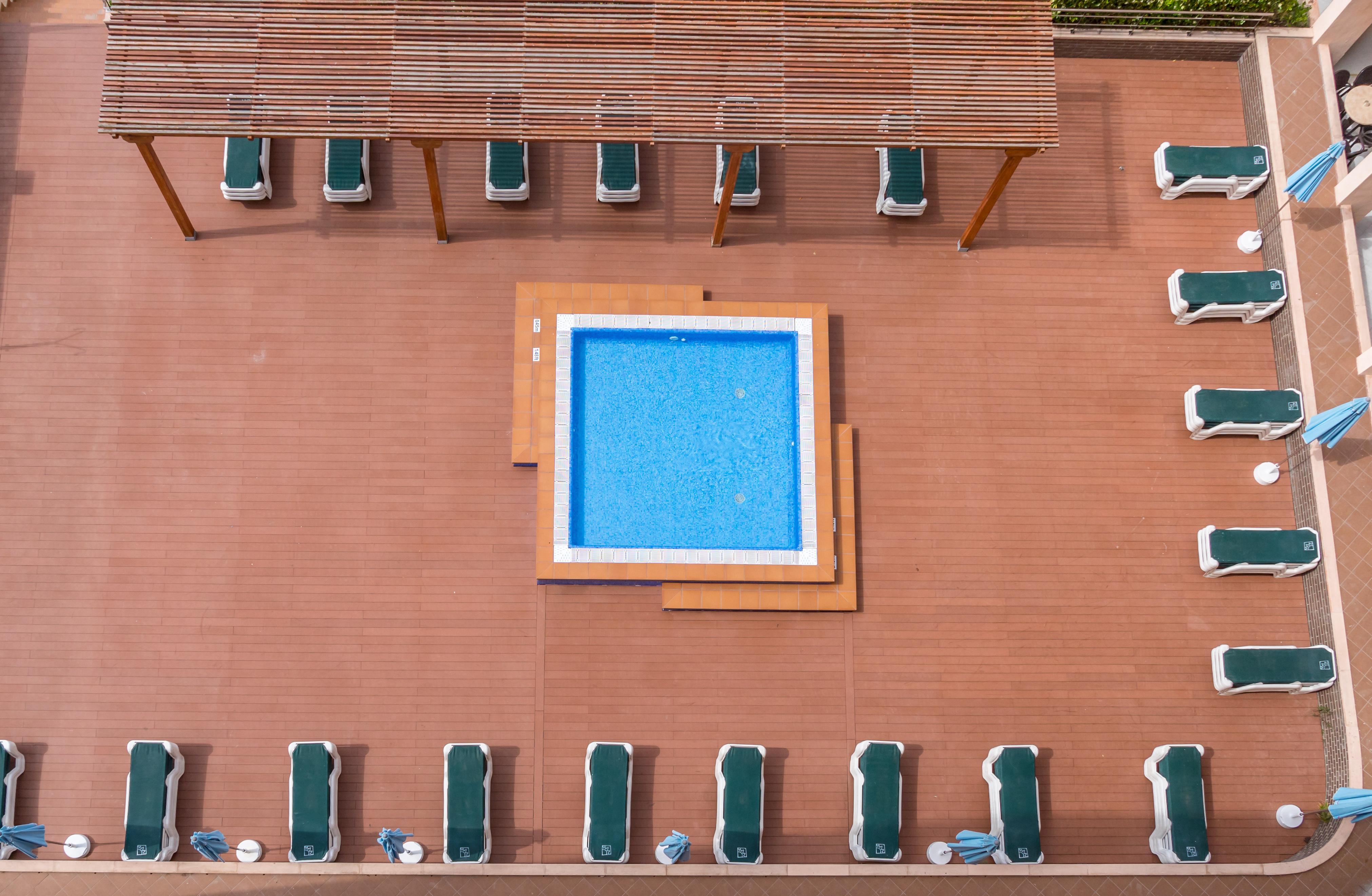 Golden Avenida Family Suites 4* Salou Exterior photo