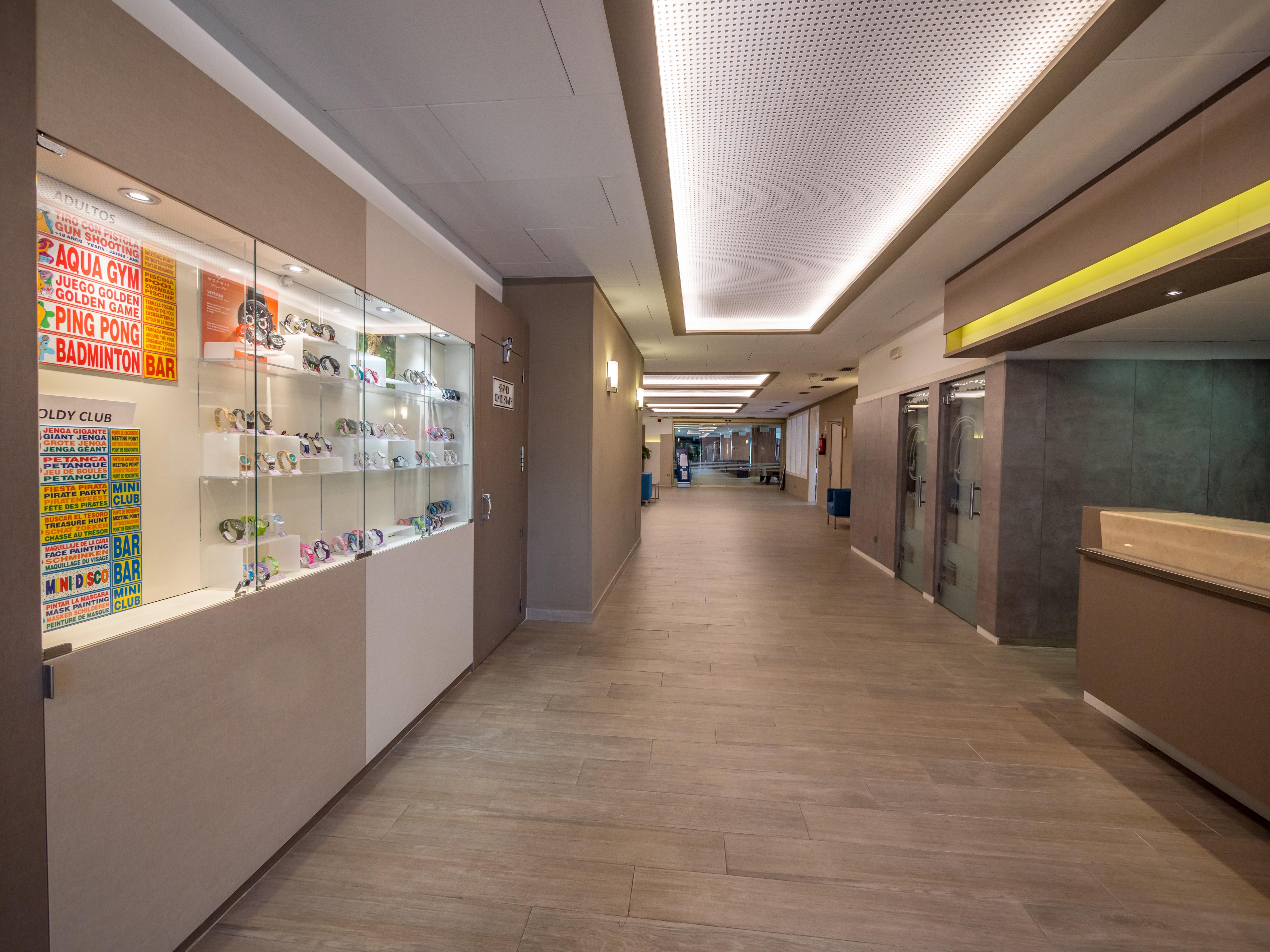 Golden Avenida Family Suites 4* Salou Exterior photo