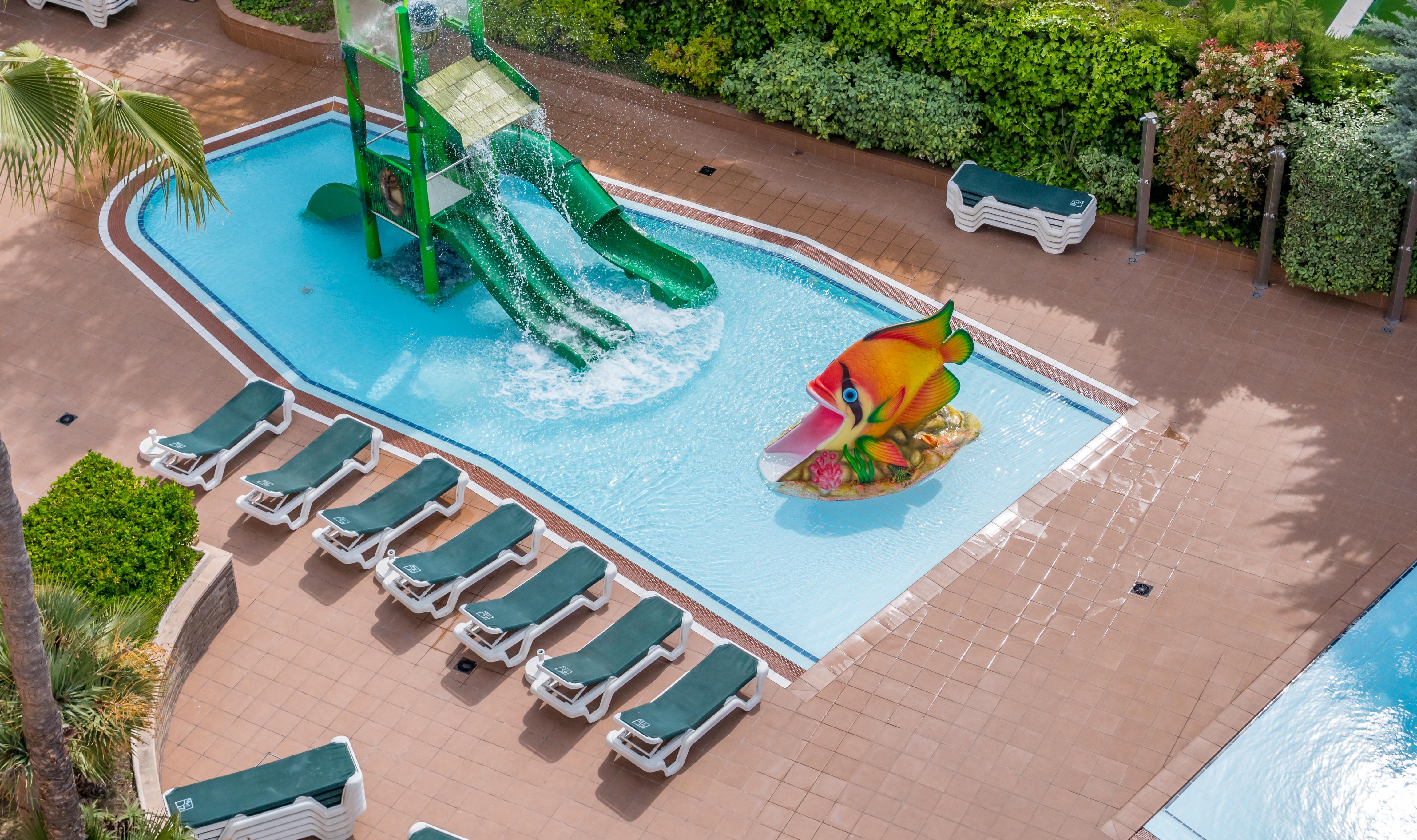 Golden Avenida Family Suites 4* Salou Exterior photo