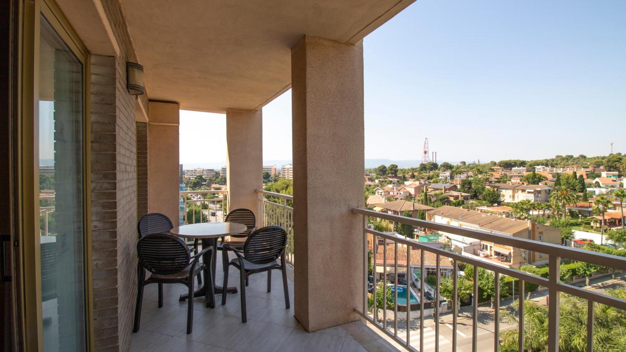 Golden Avenida Family Suites 4* Salou Exterior photo