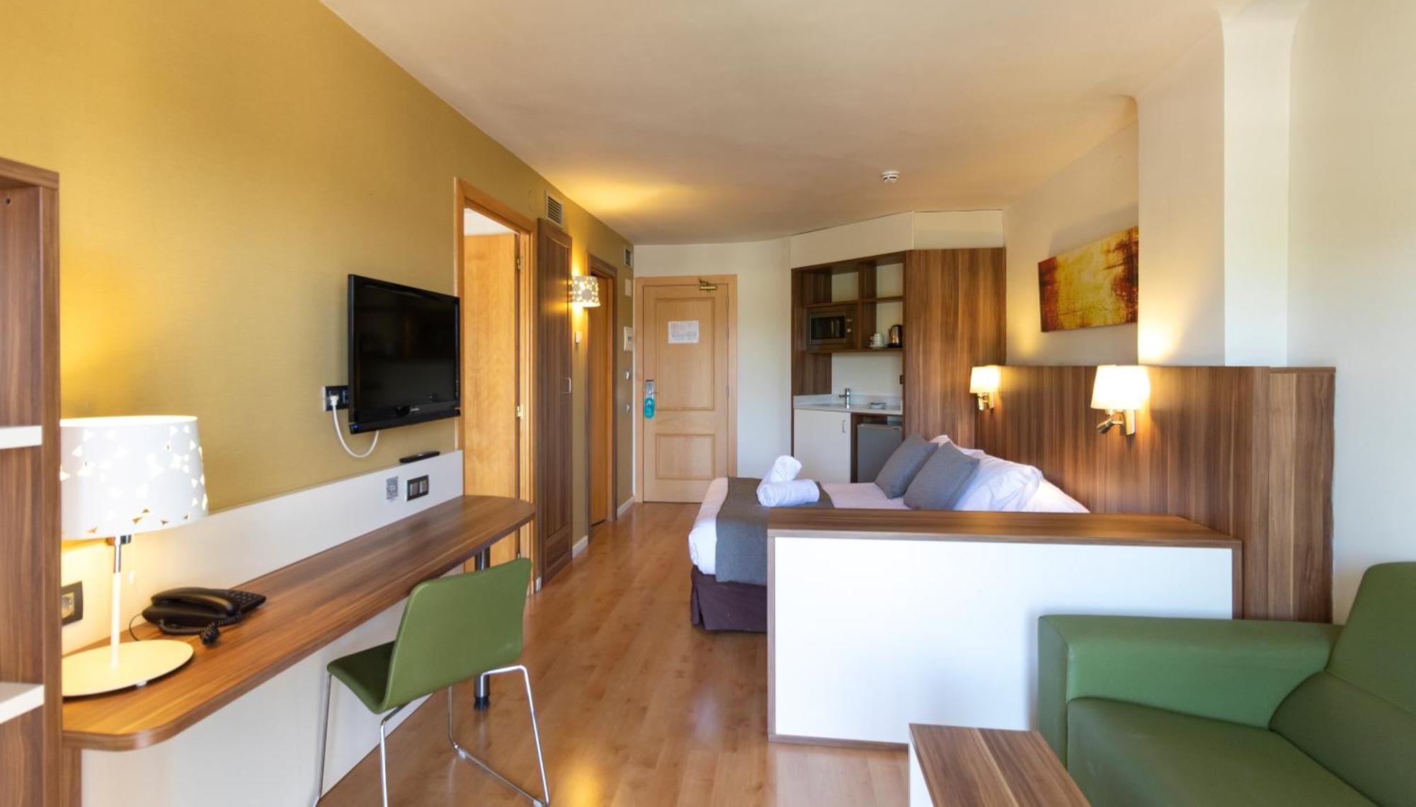 Golden Avenida Family Suites 4* Salou Exterior photo