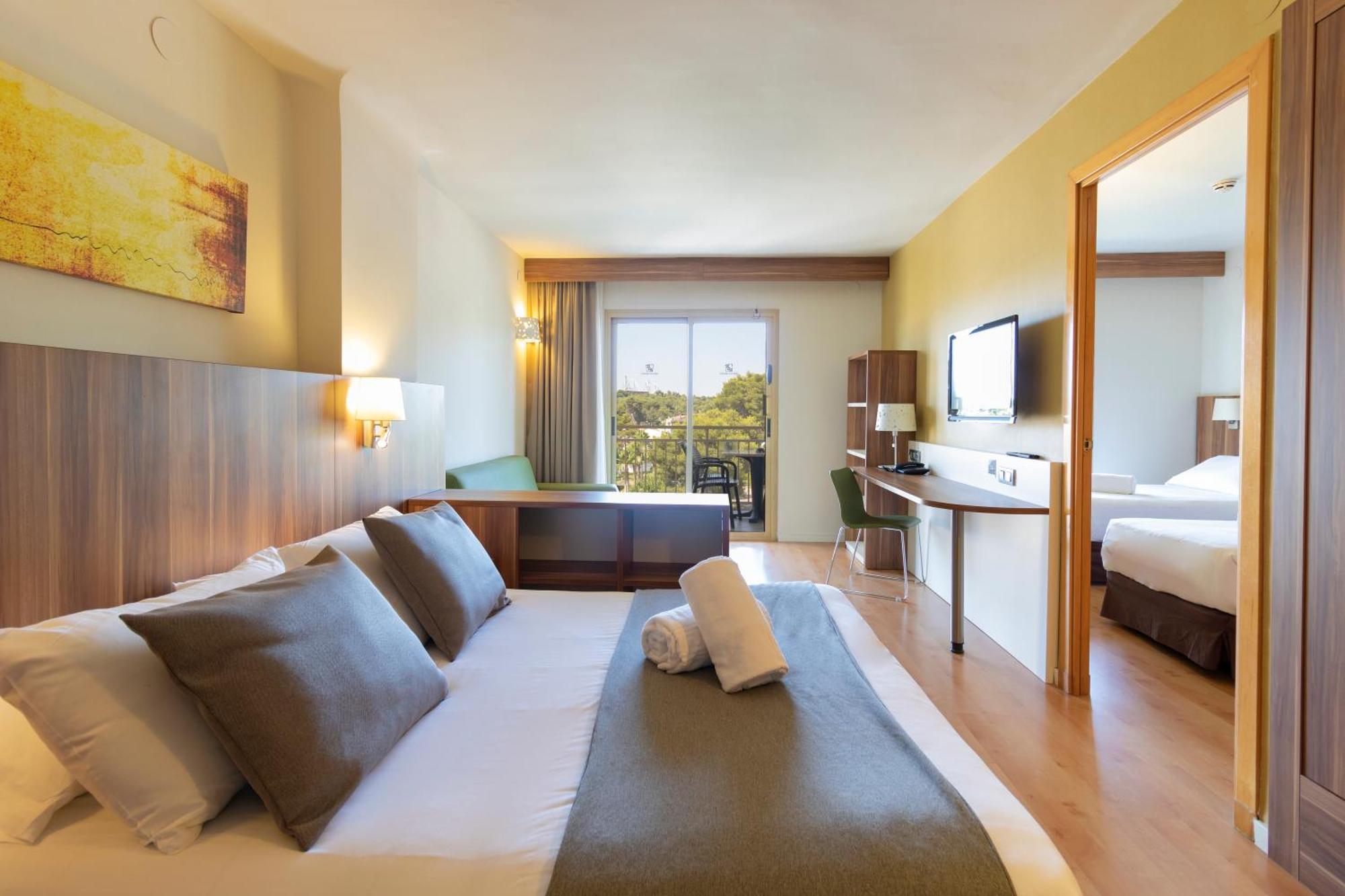 Golden Avenida Family Suites 4* Salou Exterior photo