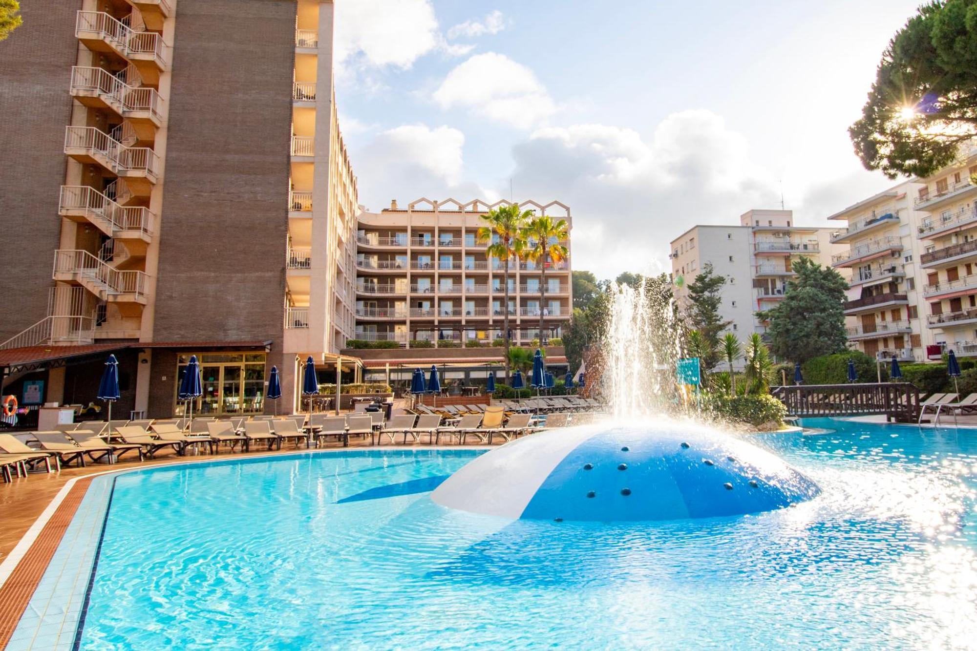Golden Avenida Family Suites 4* Salou Exterior photo