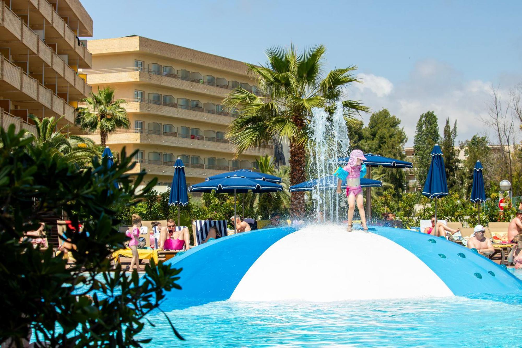 Golden Avenida Family Suites 4* Salou Exterior photo